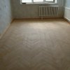 отциклеванные полы в комнате
